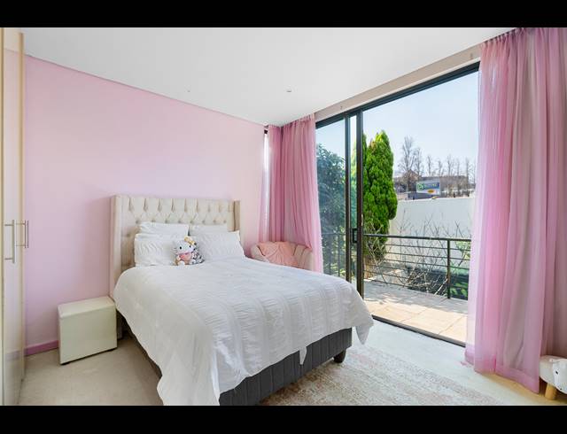 3 BEDROOM TOWNHOUSE FOR SALE IN BRYANSTON